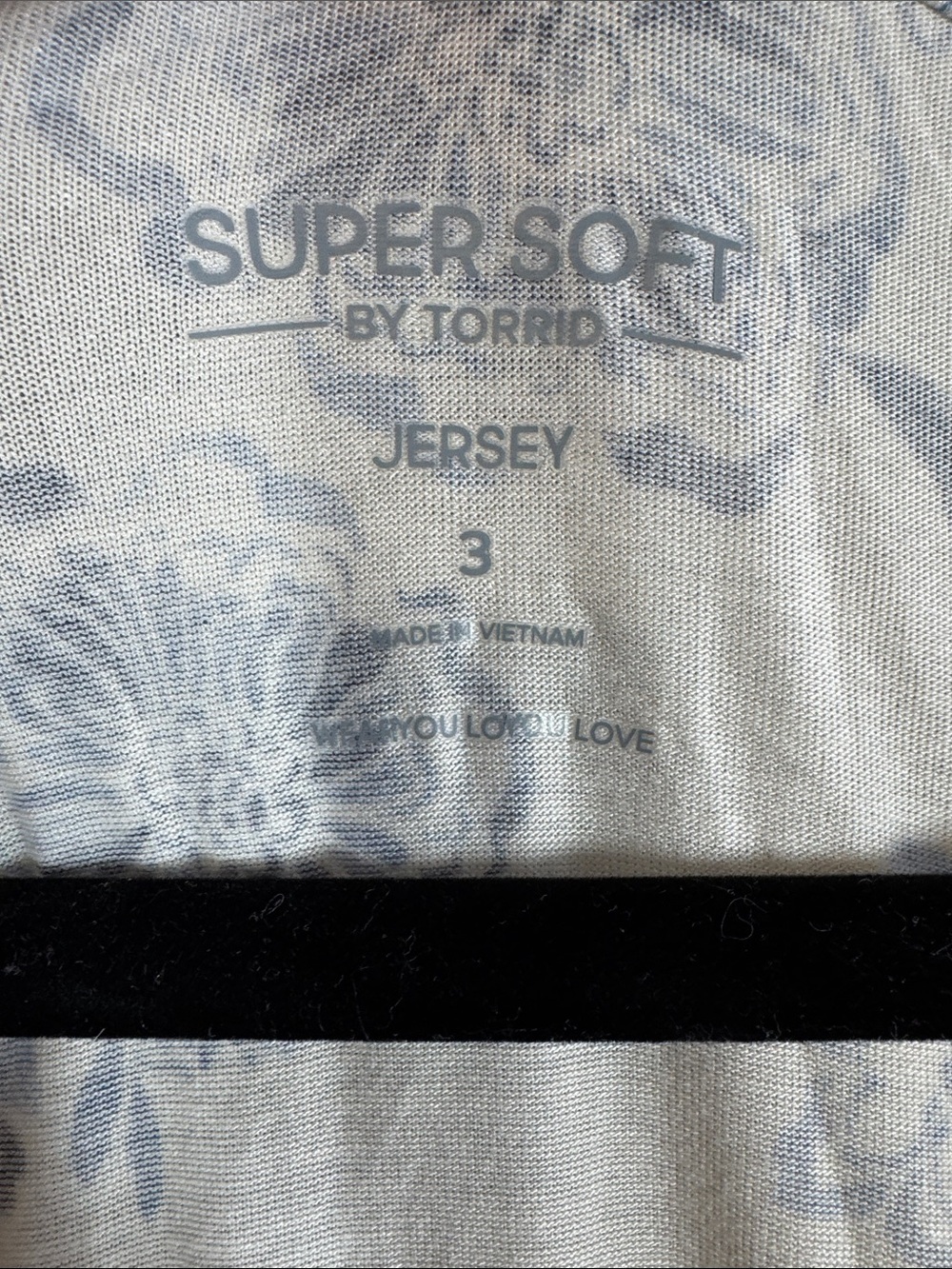 Torrid Super Soft Floral Babydoll Tunic Top Ivory Blue Size 3 Cottagecore Boho - Picture 5 of 13